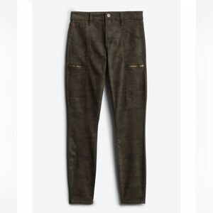 COSMIC BLUE LOVE
Hannah Cargo Printed Skinny Pant Size 12p‎ Camo Stitch Fix Nwt